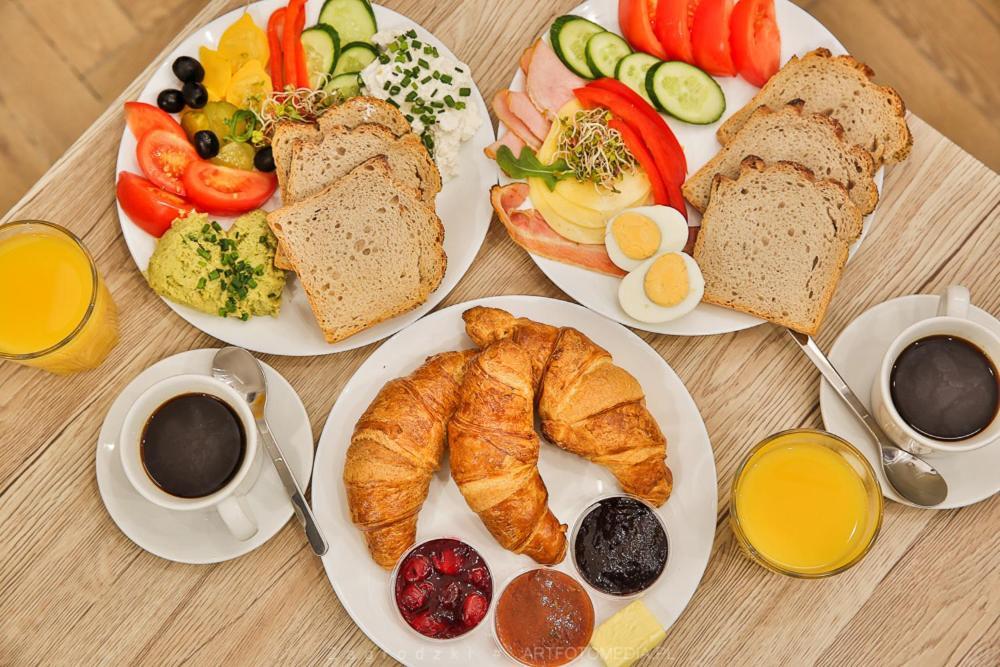 Traveler'S Best Choice - Old Town Guesthouse - By Upstairs Краків Екстер'єр фото